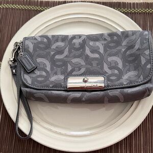 Coach Signature Pattern Gray Wristlet